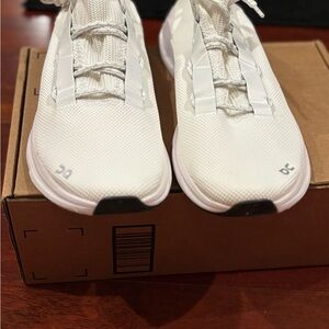 On clouds men’s  White Athletic Shoes